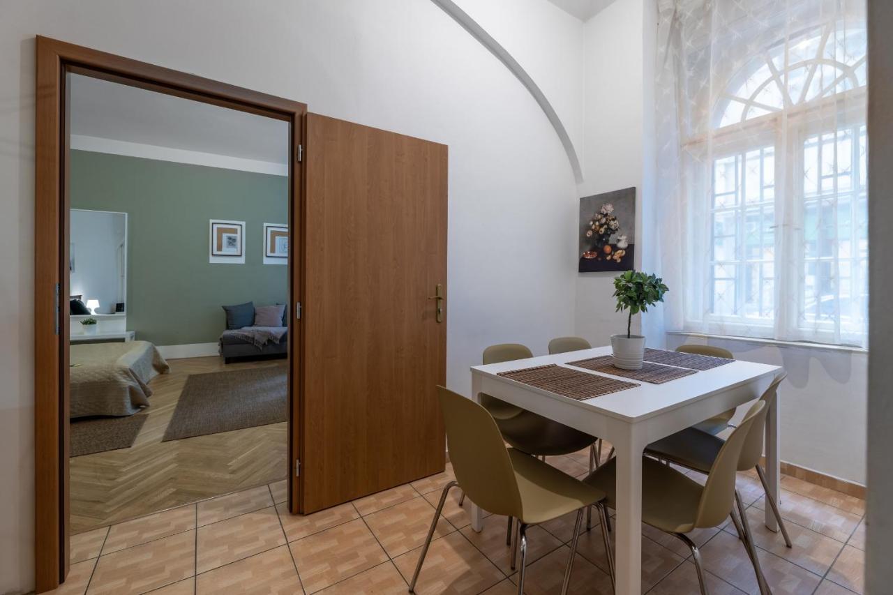Spacious 3 Bedroom Apartment In The Heart Of פראג מראה חיצוני תמונה