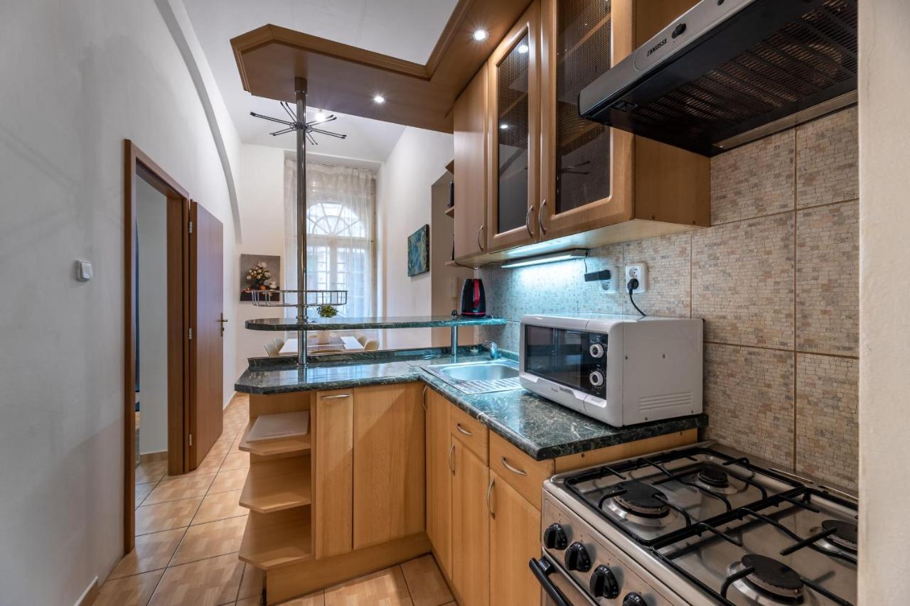 Spacious 3 Bedroom Apartment In The Heart Of פראג מראה חיצוני תמונה